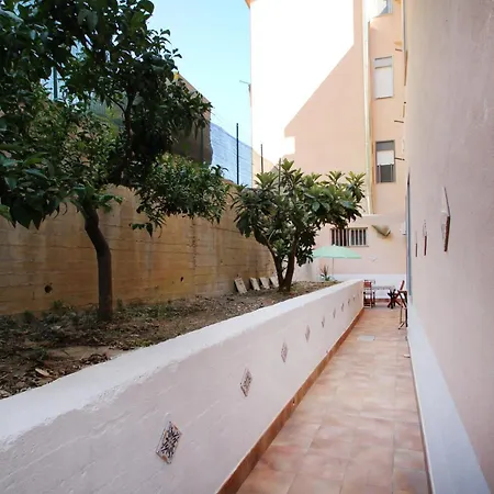Con Cortile Privato *